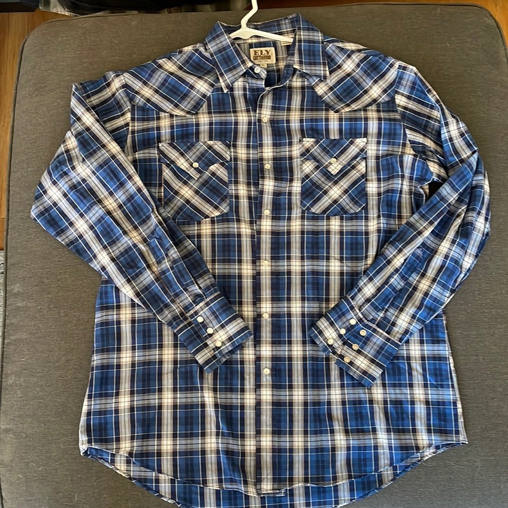 Blue and white checkered Ely Cattleman western shirt L white pearl snaps.